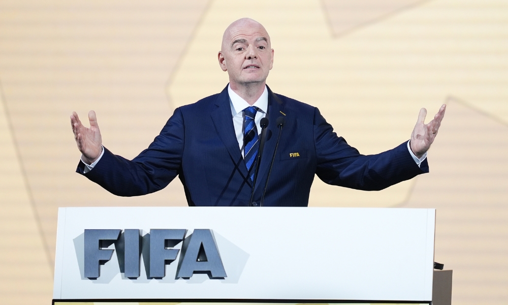 地调整了中 地调整了中